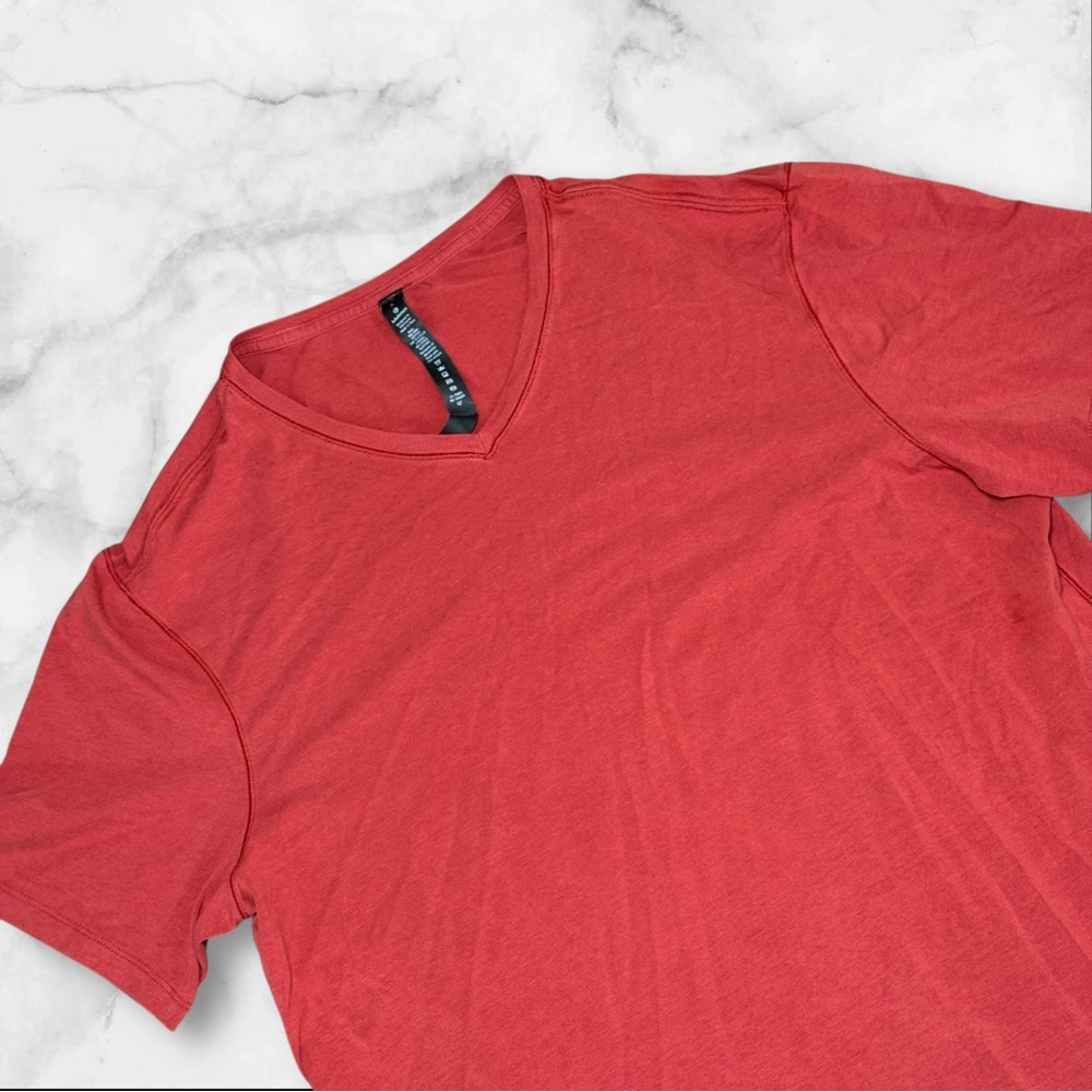 Lululemon 5 Year Basic‎ V Neck Shirt Men’s Size Large Slim Red